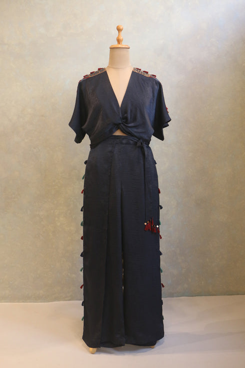 Co-ord Set With A Crop Top And Pants