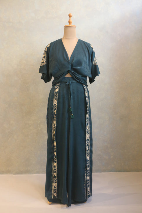 Co-ord Set With A Crop Top And Pants