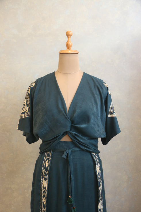 Co-ord Set With A Crop Top And Pants