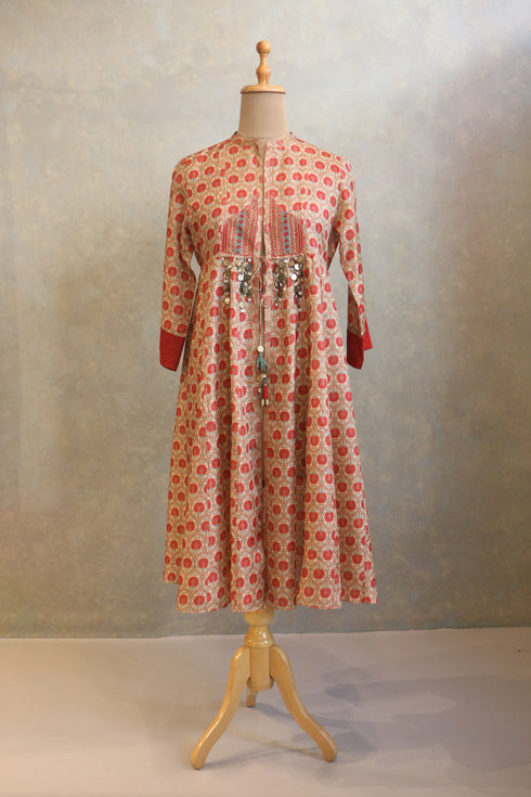 Lightly Embroidered Tie-Up Jacket