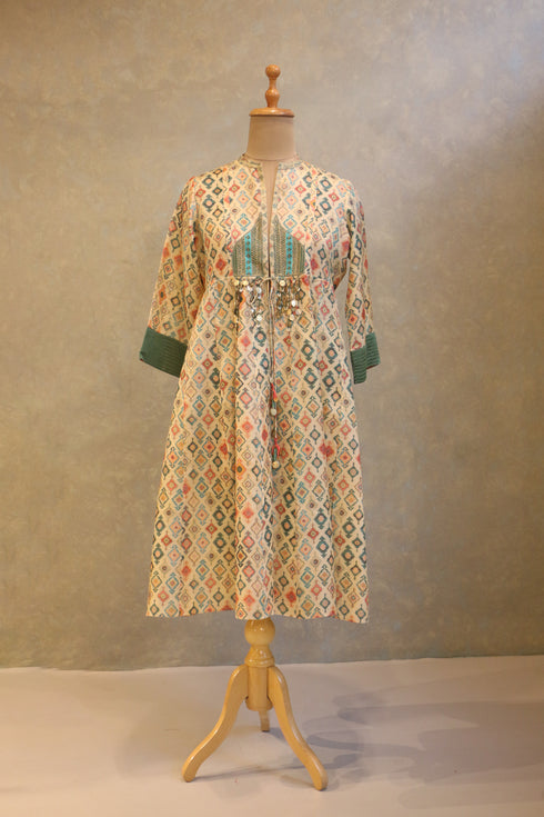 Lightly Embroidered Tie-Up Jacket