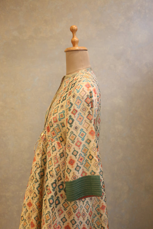 Lightly Embroidered Tie-Up Jacket