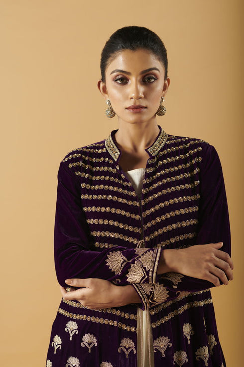 Embroidered Full Sleeve Jacket With Churidar