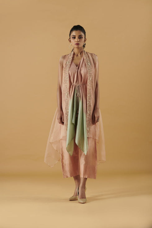 Crushed Top With Cape & Cropped Pants