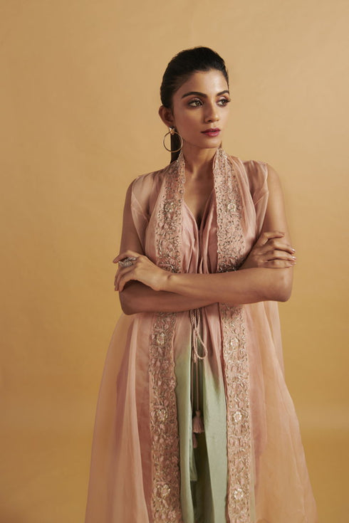 Crushed Top With Cape & Cropped Pants