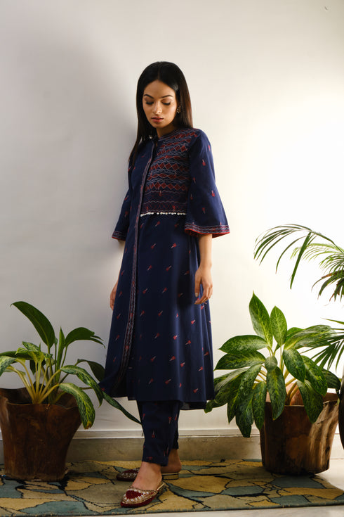 Blue tunic with one side embroidered yoke in ari on chinese collar