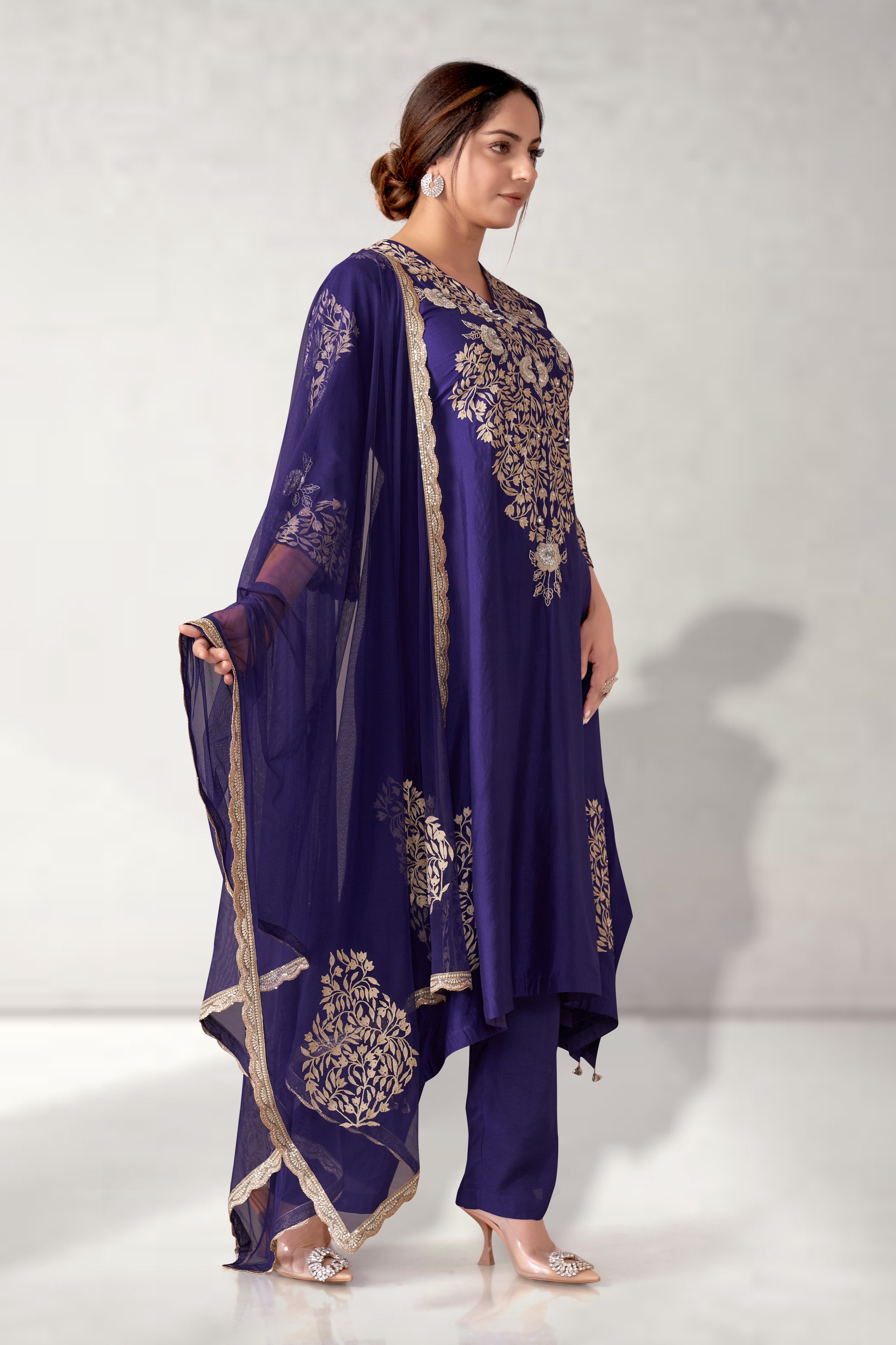 Long tunic with straight pants