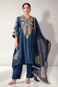 Long tunic with straight pants