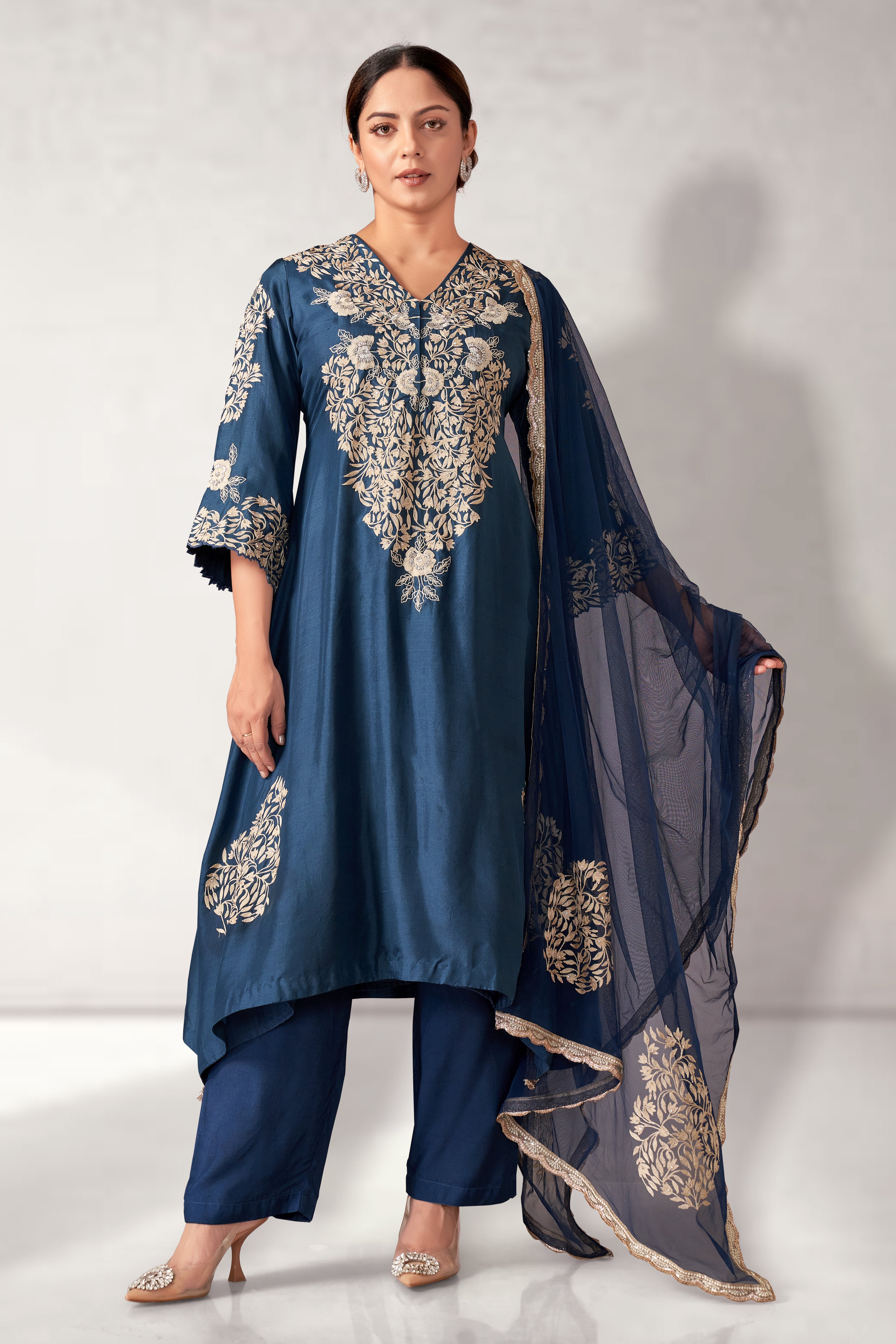 Long tunic with straight pants