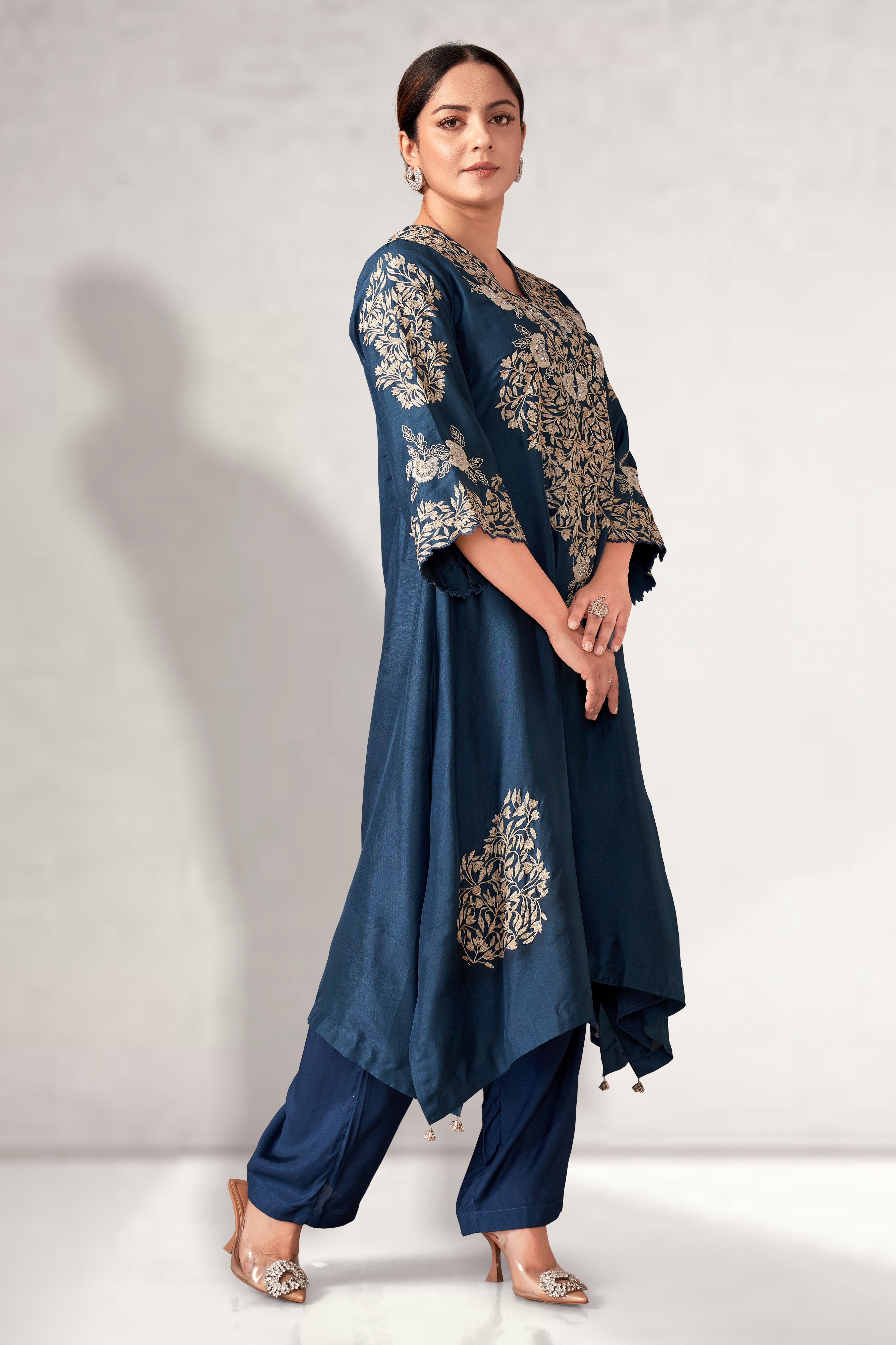 Long tunic with straight pants