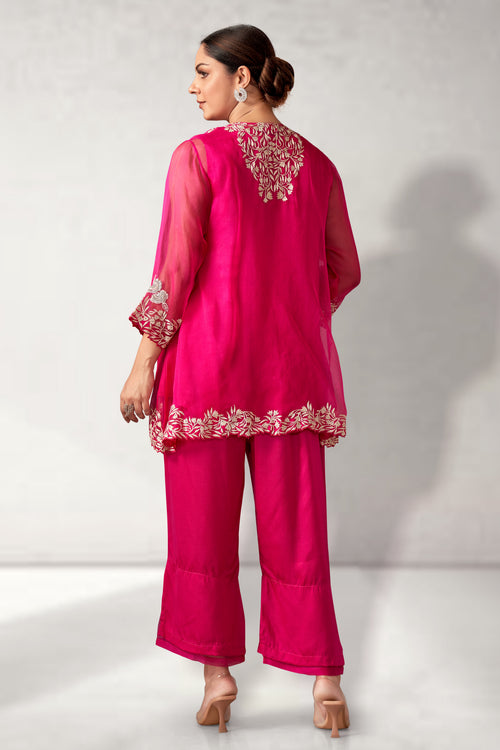 Cape with top set