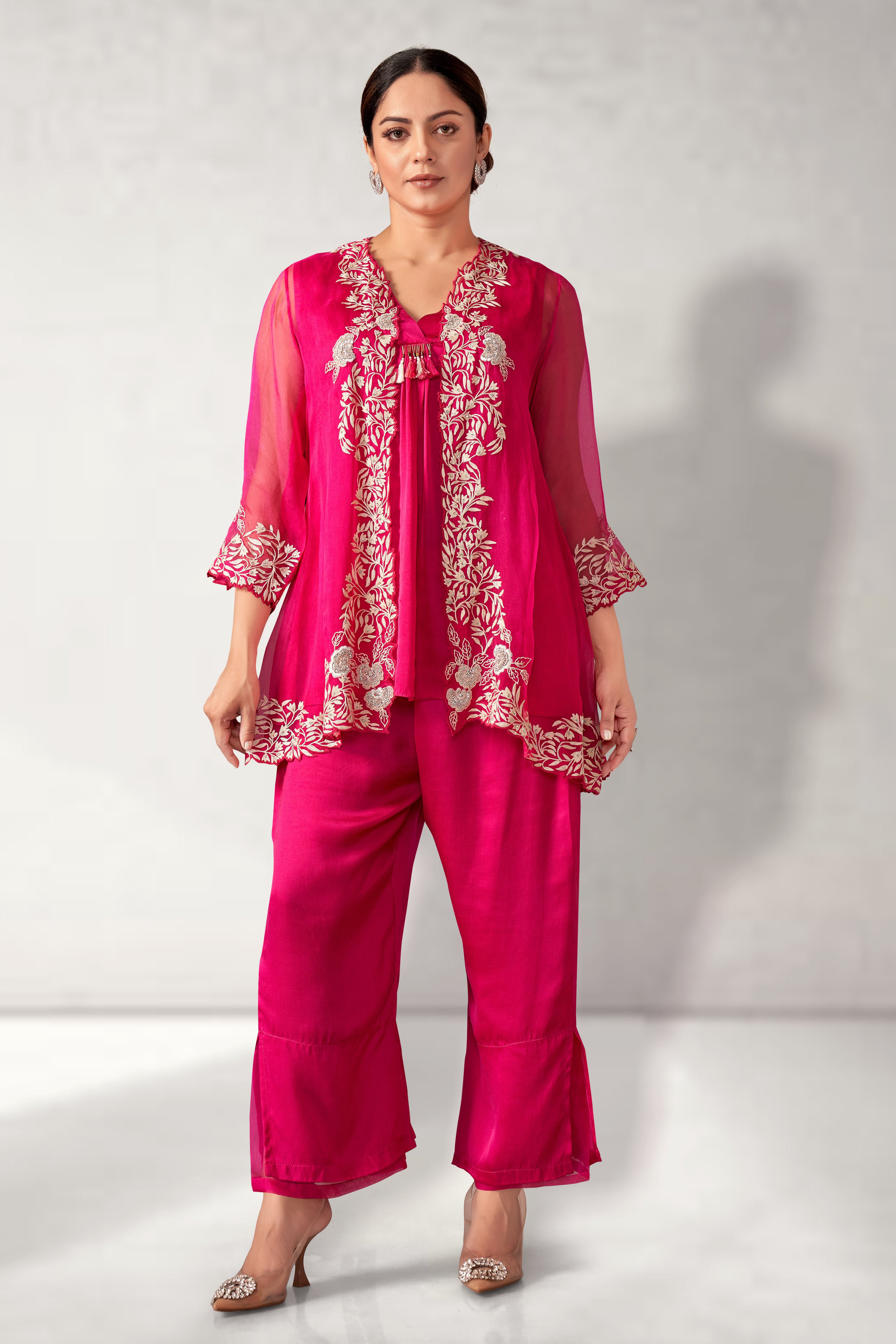 Cape with top set