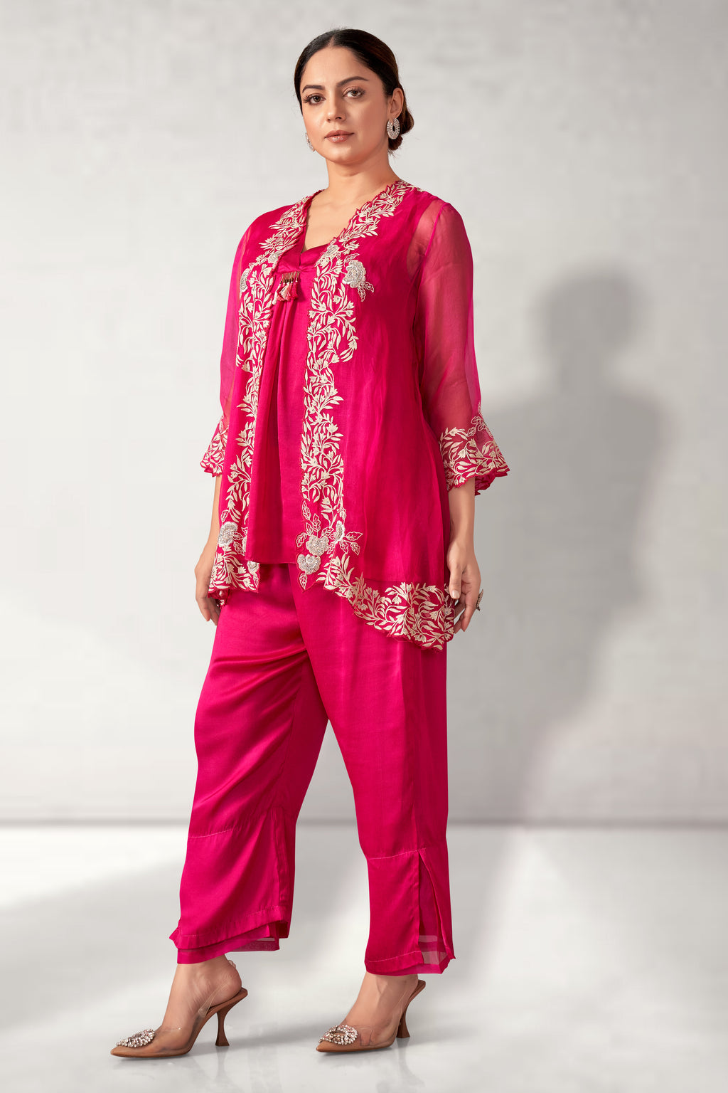 Cape with top set