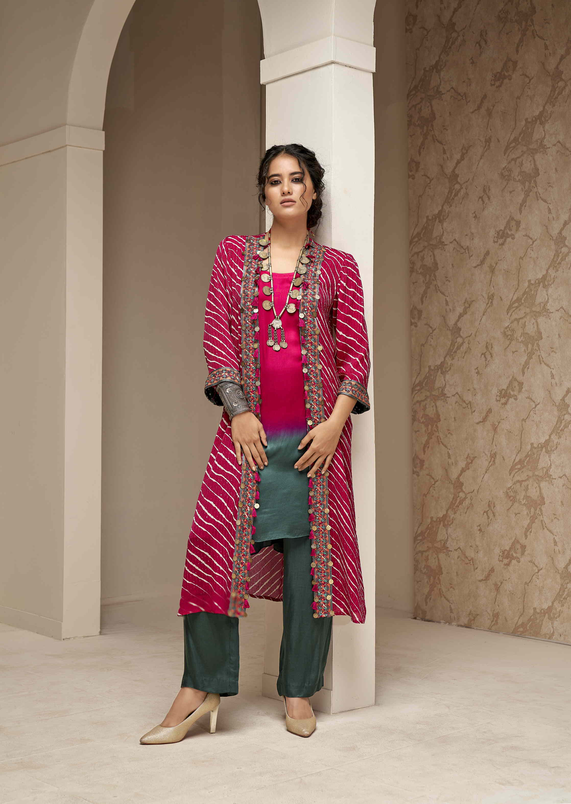 Knee Length Inner Top with Pants and Leheriya Cape