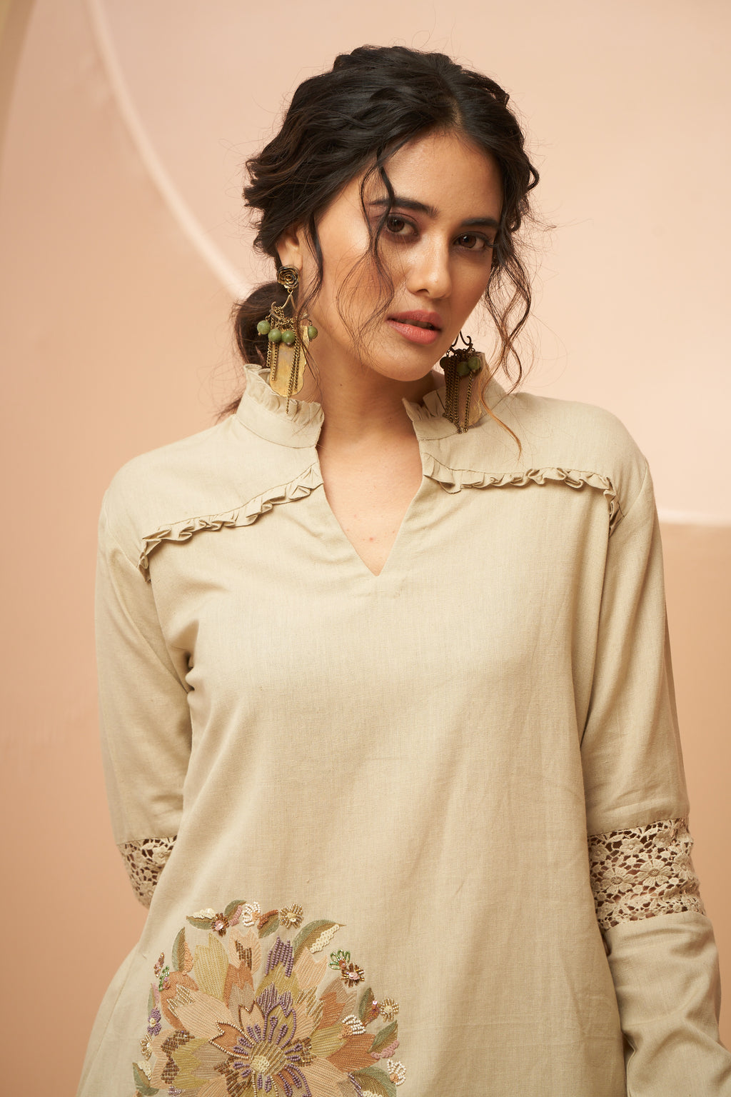 Kurta set with ruffled collar