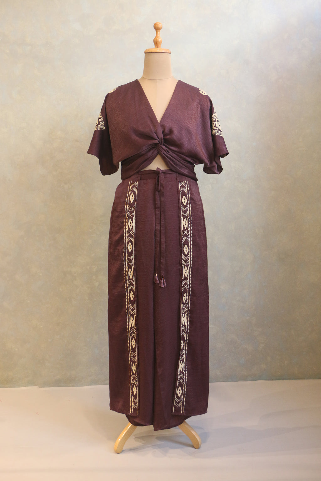 Co-ord Set With A Crop Top And Pants