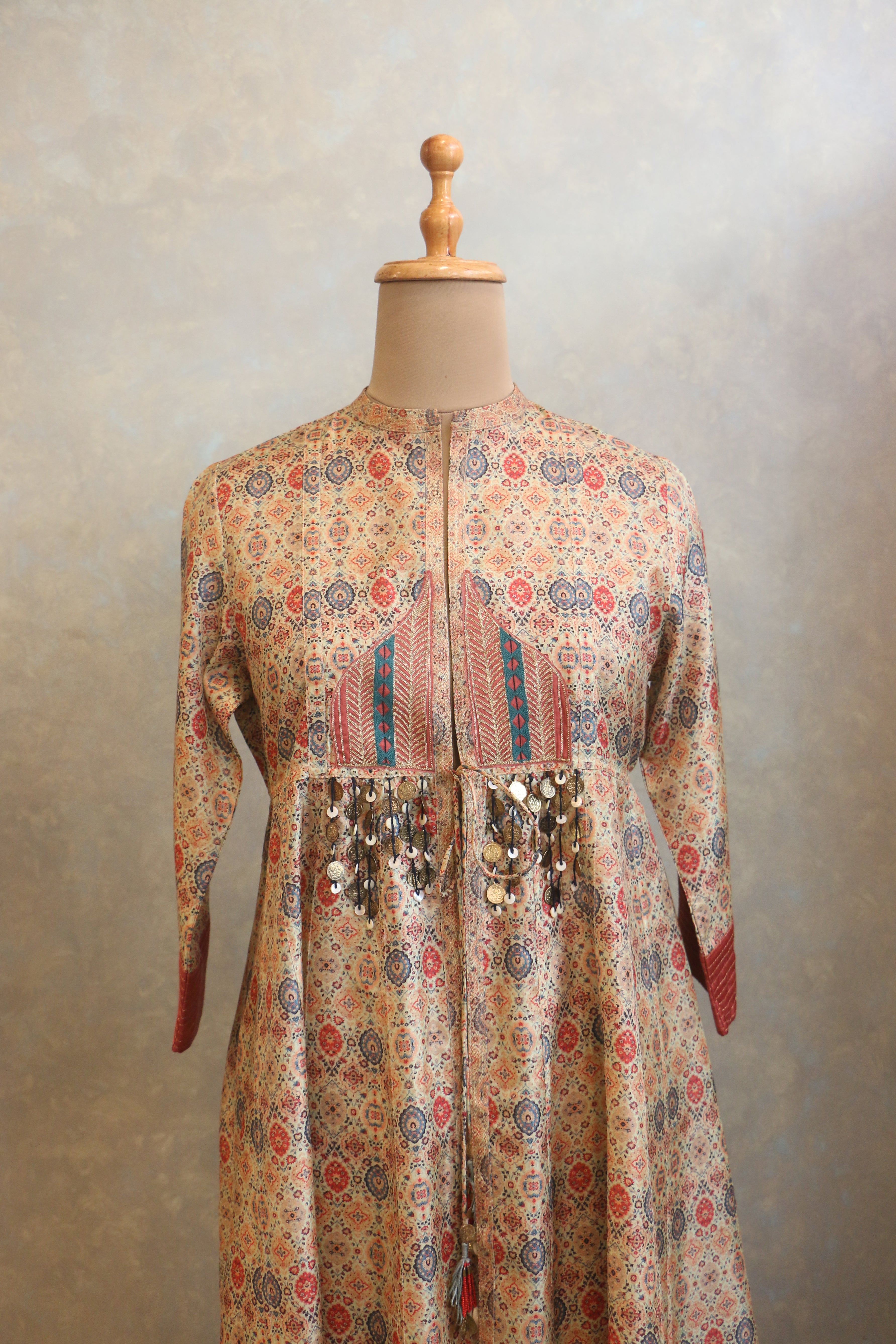 Lightly Embroidered Tie-Up Jacket