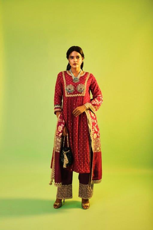 Magenta Kurta With Pant And Benarasi Dupatta