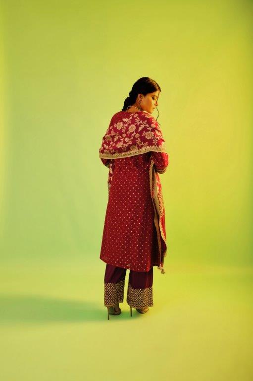 Magenta Kurta With Pant And Benarasi Dupatta