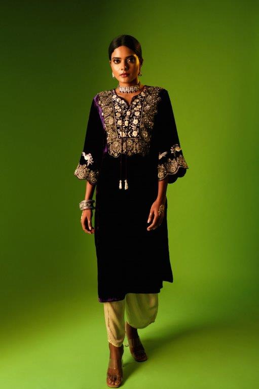 Purple Velvet Kurta With Pant Aditi Somani India