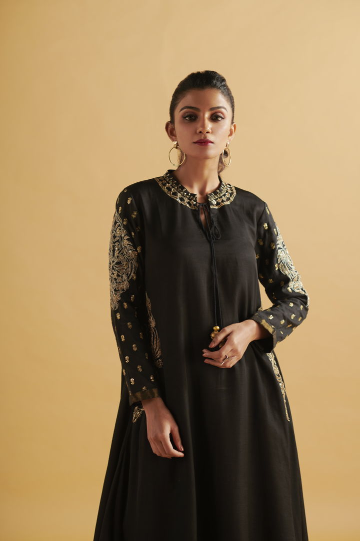 Embroidered Tunic With Pants Aditi Somani India