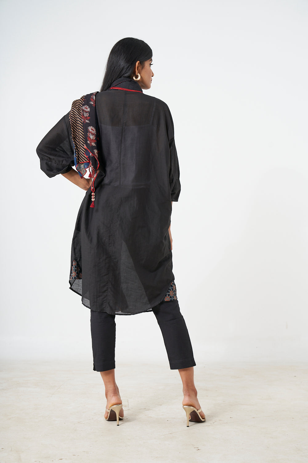 Tunic With Stole Aditi Somani India
