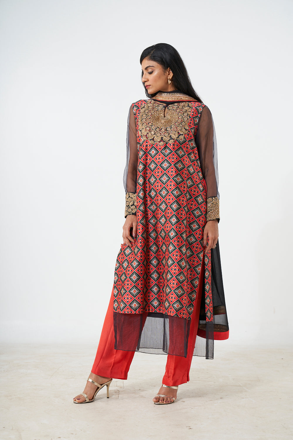 Kurta With Pant And Dupatta Aditi Somani India