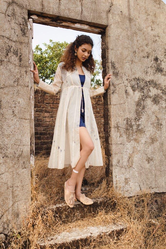 Off-white front open with tie-up jacket