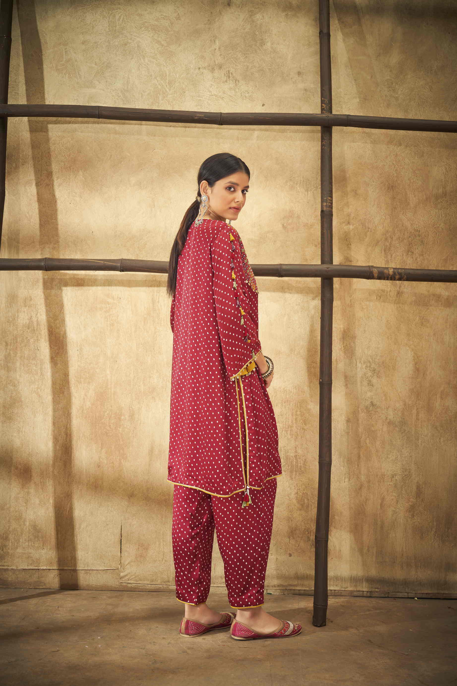 Maroon Bandhni with round Yoke
